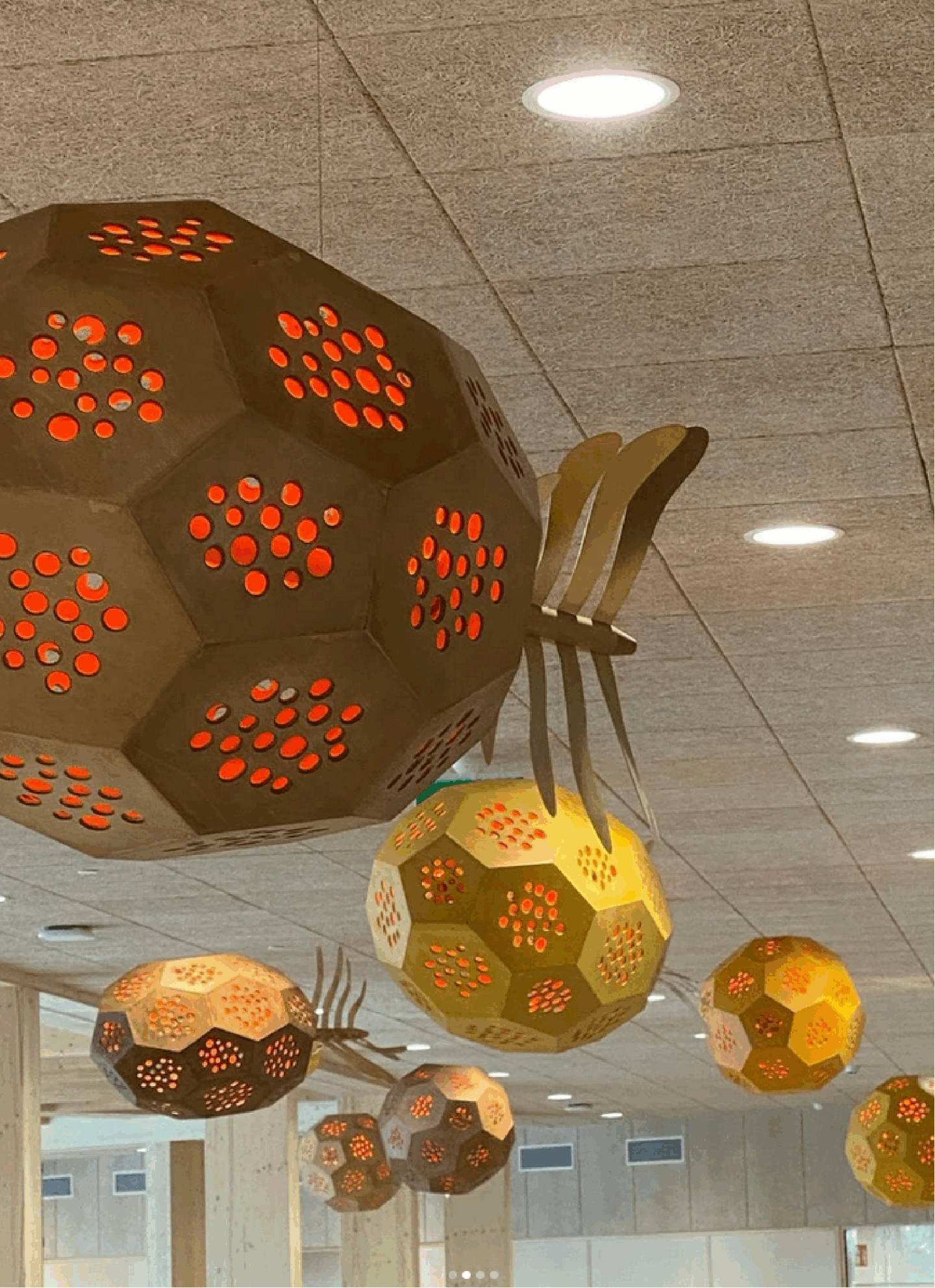 “External tools”: a faceted lamp without a rotary